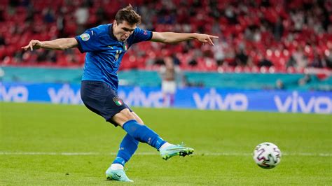 Italy 2-1 Austria (AET): Federico Chiesa and Matteo Pessina see off ...