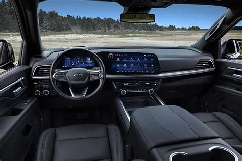 2025 Chevrolet Tahoe and Suburban Interiors: A First Look