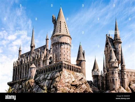 Hogwarts castle hi-res stock photography and images - Alamy