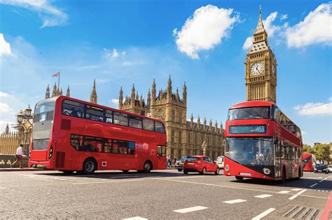 London welcomes England’s first hydrogen-powered double decker bus ...