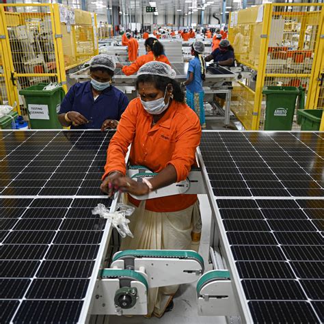 India Seeks Its Own Solar Industry to Counter China - WSJ