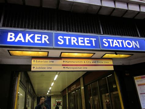 Julie's Diary: BAKER STREET STATION, the oldest remaining tube station in London!