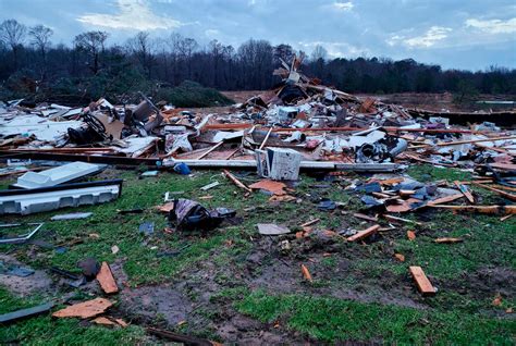 Tornado In North Carolina 2020 - Tornado Destroys North Carolina Hog Farm Myfox8 Com - Es gab ...