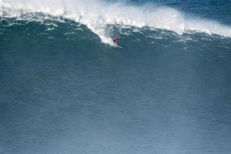 Big Wave Surfing - Best of Nazaré 2017 **video**