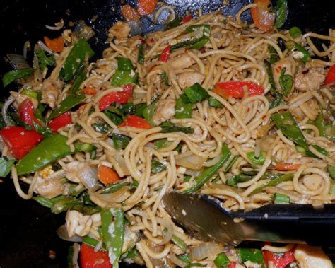 The Cooking Curmudgeon: Burmese Fried Noodles