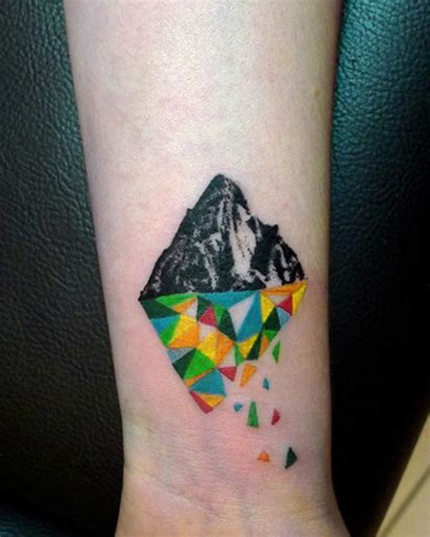 Best 25+ Geometric mountain tattoo ideas on Pinterest | Geometric mountain, Geometric tattoo ...