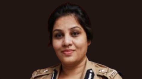 Who is D Roopa Mougdil IPS, her biography, age, husband, rank, batch, education, current posting ...