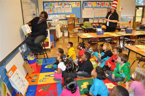 Read Across America Brings Smiles to Local Children | Article | The ...