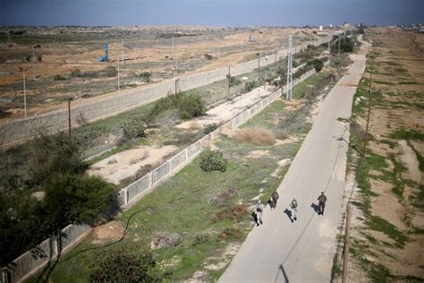 Israeli Military Revises Call on Gazans to Flee to Egypt