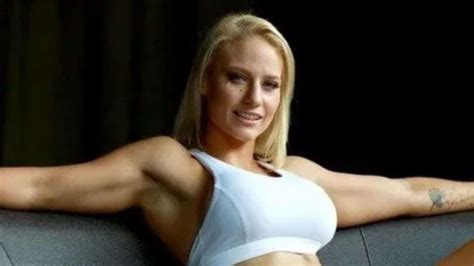 Boxer Ebanie Bridges Age, Height, Husband, Record, Instagram, Net Worth, Images - The SportsGrail