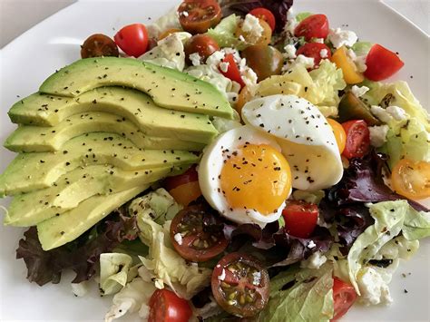 Egg Breakfast Salad | Latinva