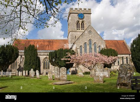 Ringwood Parish Church of St. Peter and St. Paul, Ringwood Stock Photo ...