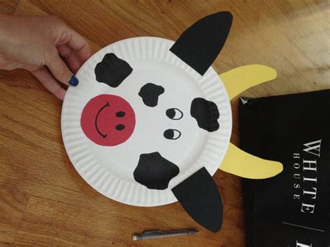 Paper Plate Cow Craft | Cow craft, Crafts, Paper plates