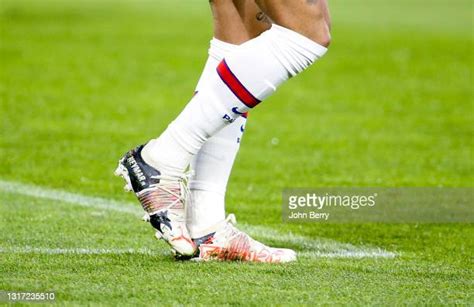 Neymar Boots Photos and Premium High Res Pictures - Getty Images