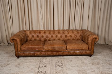 Leather Chesterfield Sofa Usa / With a wealth of traditional style, this upholstery collection ...