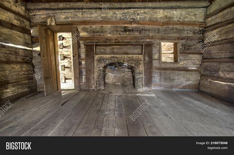 Pioneer Log Cabin Image & Photo (Free Trial) | Bigstock