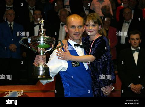 Snooker world champion hi-res stock photography and images - Alamy