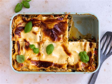 Vegetable lasagna with bechamel sauce recipe | Eat Smarter USA