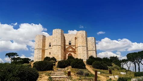 Castel del Monte, Italy [OC] : castles