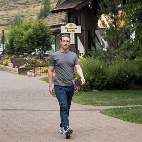 Why Mark Zuckerberg buys up properties that surround his 10 homes ...