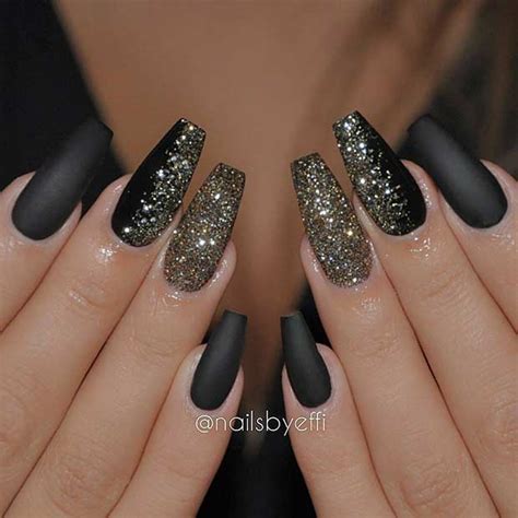 31 Snazzy New Year's Eve Nail Designs - StayGlam