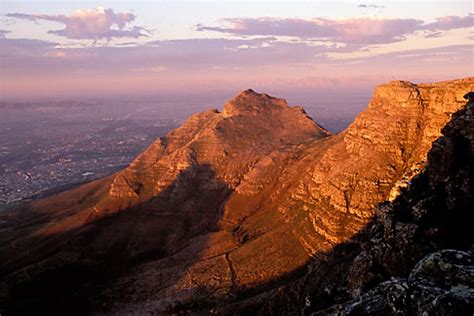 South Africa, Cape Town, Devils Peak at dusk | David Sanger Photography