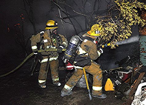 Fire engulfs Sylmar converted outbuilding – Daily News