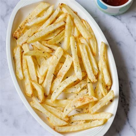 French Fries | Crispy Homemade Finger Chips (Video + Stepwise Photos)