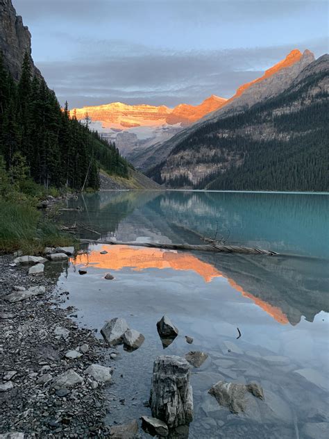 Lake Louise at sunrise. : r/Banff