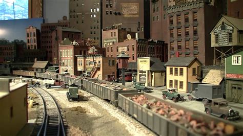 model train layout ,steam in the city - YouTube