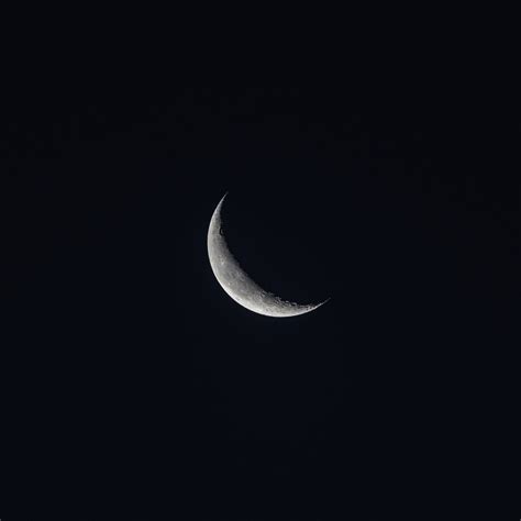 Download wallpaper 2294x2294 crescent, moon, black, minimalism hd background