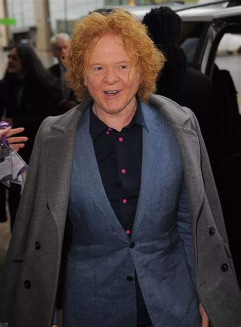 Mick Hucknall arrives at MediaCityUK to promote Simply Red reunion tour - Manchester Evening News