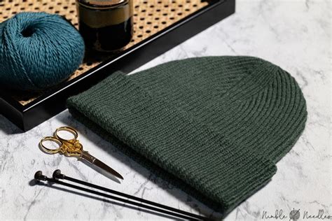 How to knit a hat for beginners [+video tutorial]