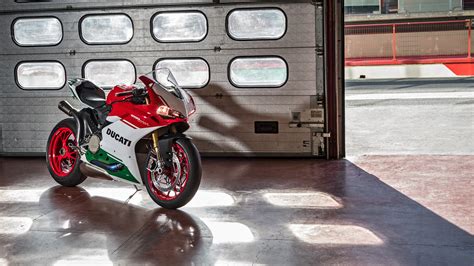 Ducati 1299 Panigale R Final Edition: a Whole New World!