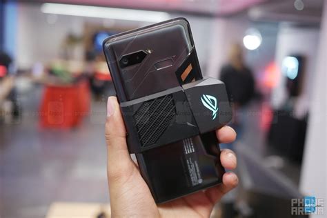 Asus ROG Phone and Accessories Hands-On: More Hardware, More Gaming ...