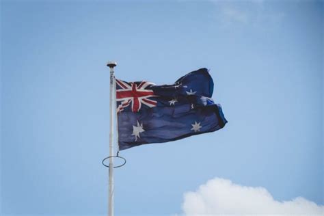 The History of Australian Flag - Wise Guide