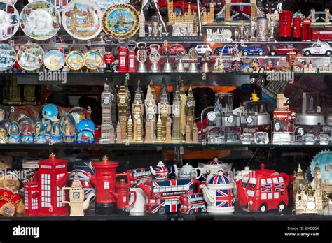 SOUVENIRSHOP, LONDON, ENGLAND, GREAT BRITAIN Stock Photo - Alamy