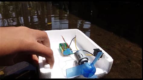 How to Make an Electric Boat in 2 Minutes - DIY very Easy