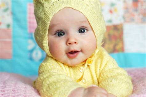 25 Cute Baby Pictures and Photos