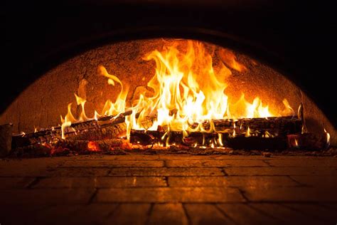 The Advantage of Using a Wood-fire Pizza Oven