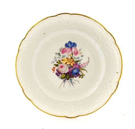 Lot 111 - A Nantgarw Porcelain Plate, circa 1820,