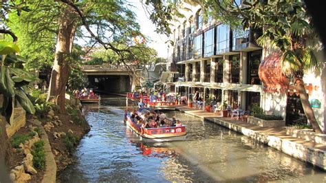 The Wonderful World: River Walk in San Antonio