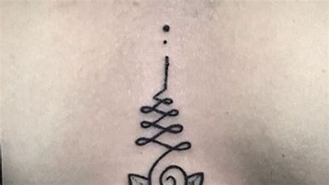 Top 140+ About Minimalist Sternum Tattoo Best – Venus Wiki Times