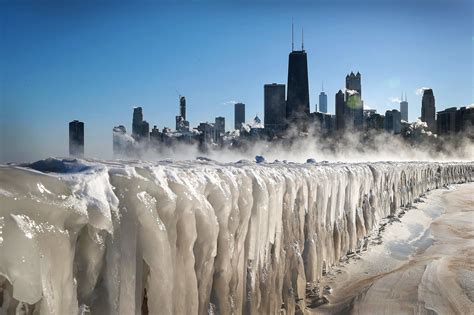 Lake Michigan Has Completely Frozen Over Amid Dangerous Temperatures ...