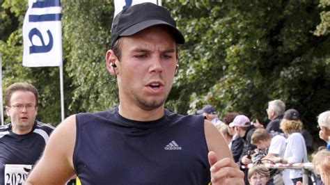 Germanwings Flight 9525 co-pilot Andreas Lubitz reportedly had other health problems - CBS News