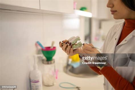 Dental Assistant Training Photos and Premium High Res Pictures - Getty Images