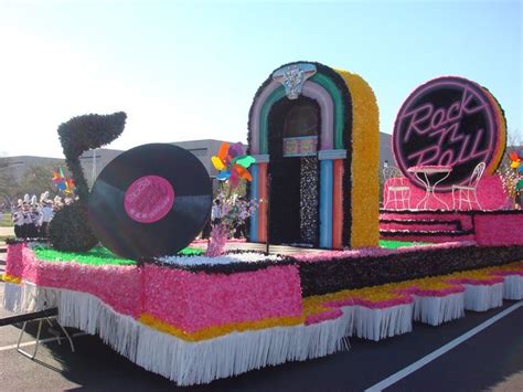 Best 25+ Homecoming parade ideas on Pinterest | Homecoming floats, Kids ...