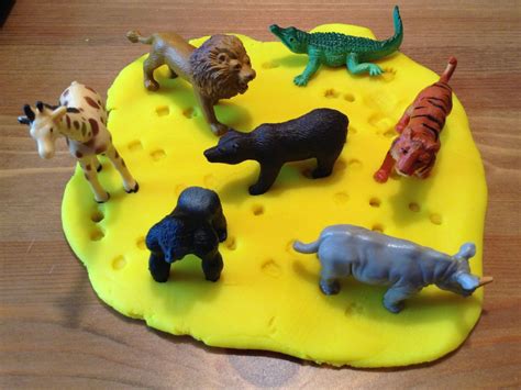 Zoo Activity - Comparing zoo animal tracks with play dough - Preschool Activity Preschool Zoo ...
