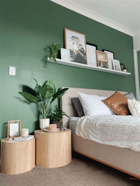 Sage Green Color to Refresh the Bedroom in 2023 | Green room ideas ...