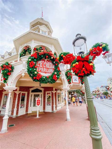 PHOTOS: 2020 Magic Kingdom Christmas Decorations and MagicShots